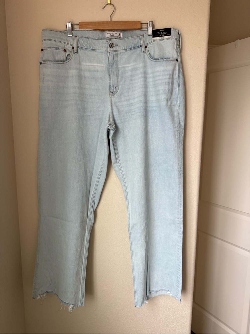 Abercrombie and Fitch the baggy low rise curve love jeans size 34 | 18R